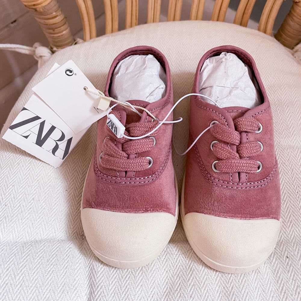 NWT! Zara BabyGirl Velvet Sneakers- size 27 (10.5)